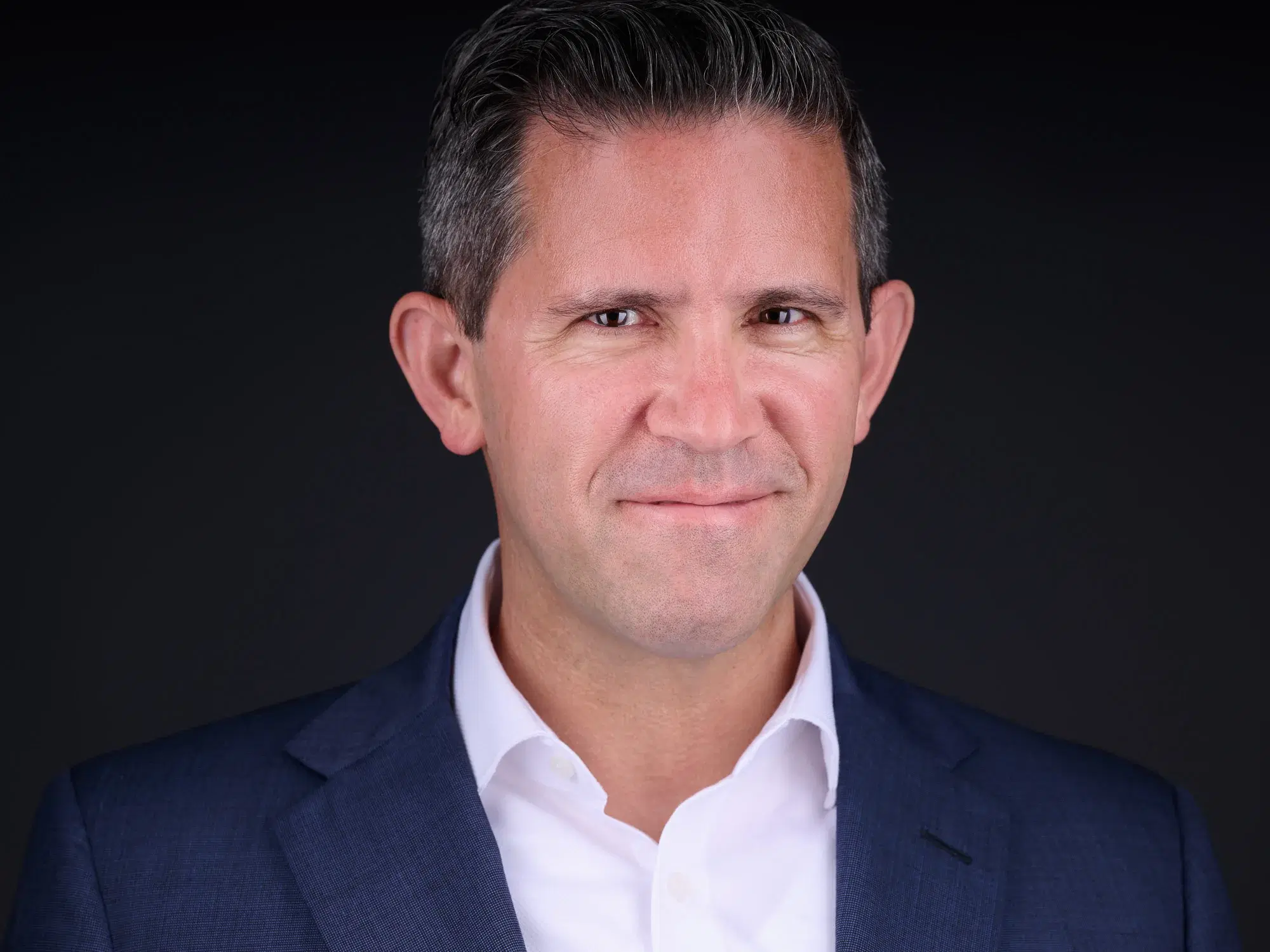 What Happens During a Professional Headshot Session? A Step-by-Step Guide